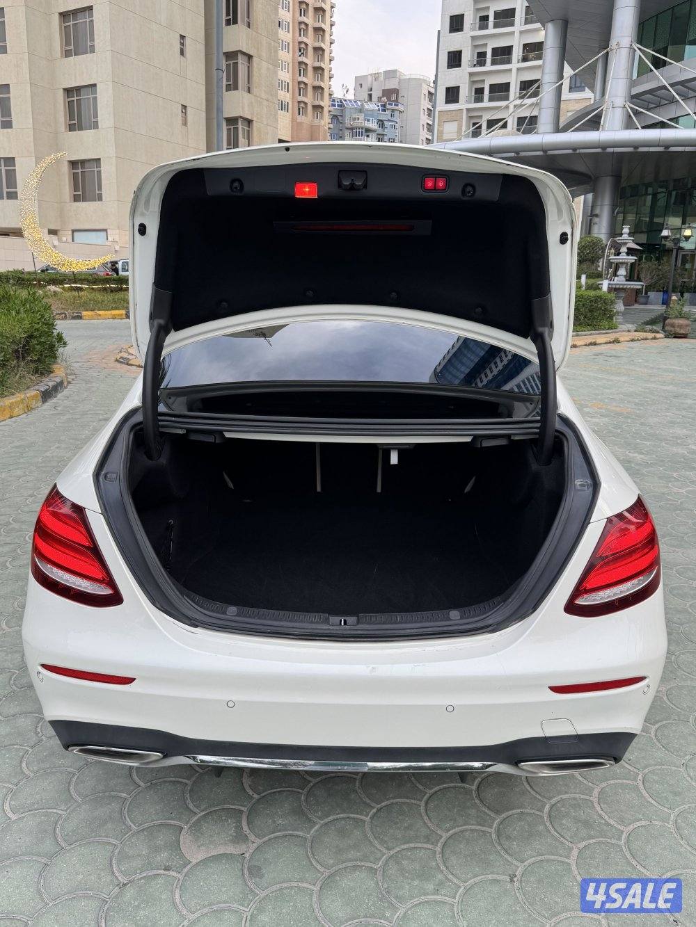 مرسيدس E300 موديل 2017 ممشى 100 الف صبغ الوكالة مواصفات خاصة6