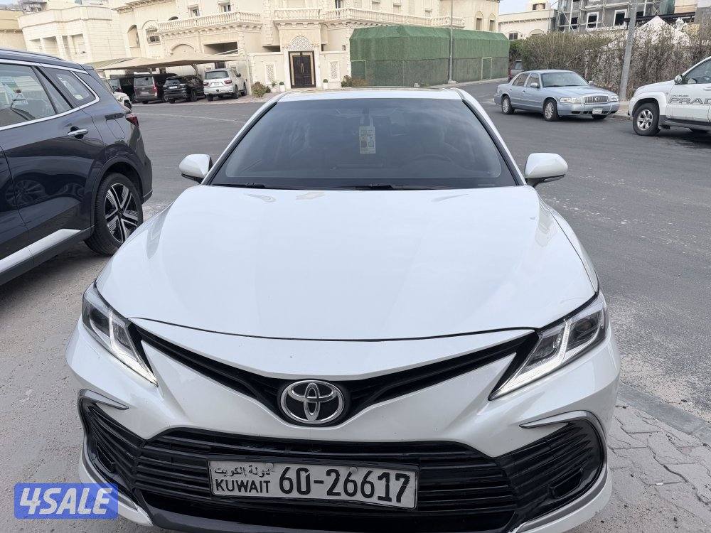 للبيع كامري بحالة الوكالة 20211