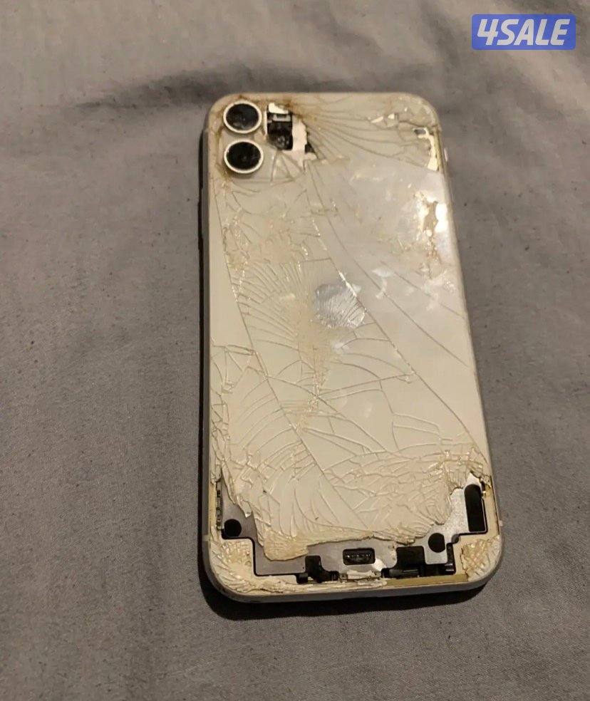 ايفون ١١ للبيع ززين يعلون ويقللون صوت مو شغالين يتصلحون1