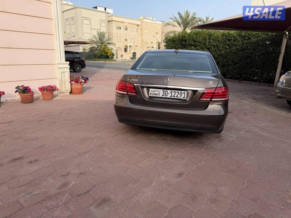 للبيع مرسيدس E 2001