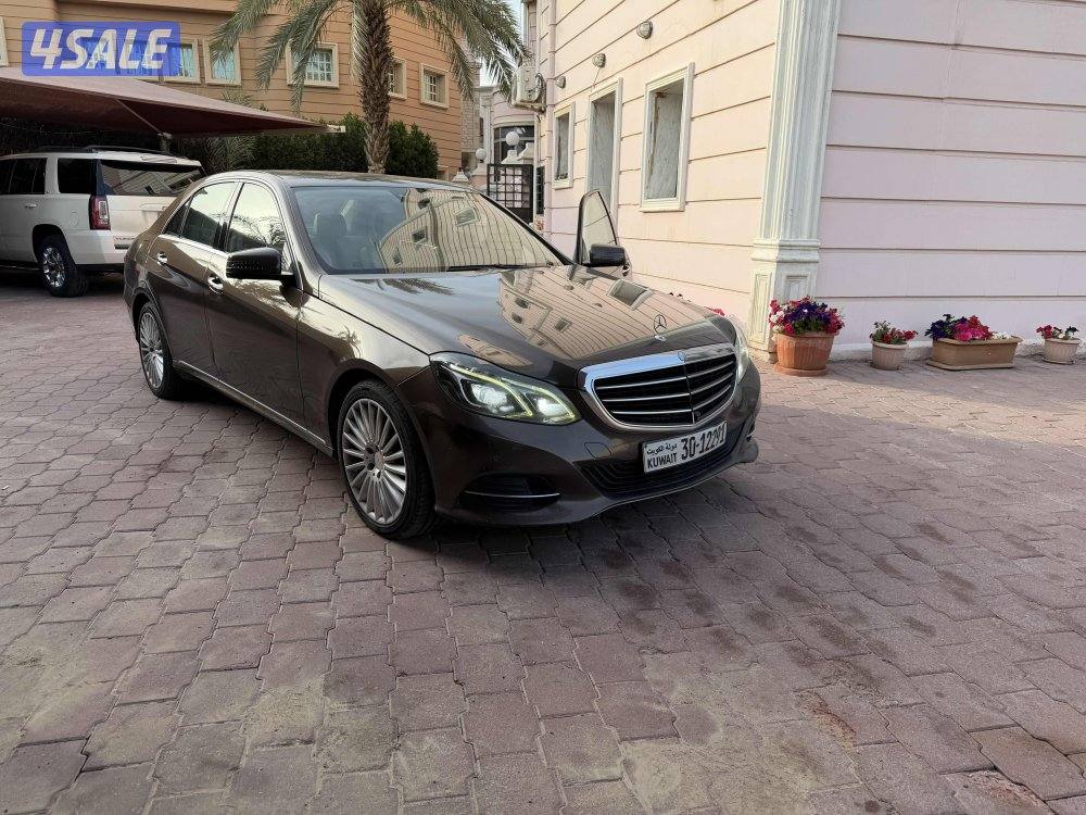 للبيع مرسيدس E 2003