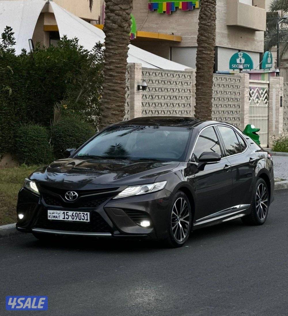 للبيع كامري سبورت v6 موديل 20182