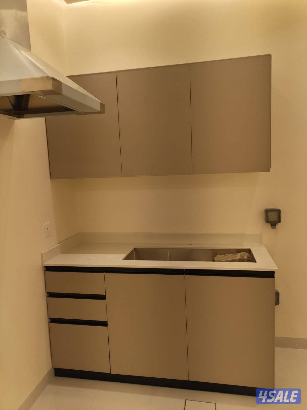 لايجار. شقه بالدوحه 3غرف وصاله ومطبخ وحمام1