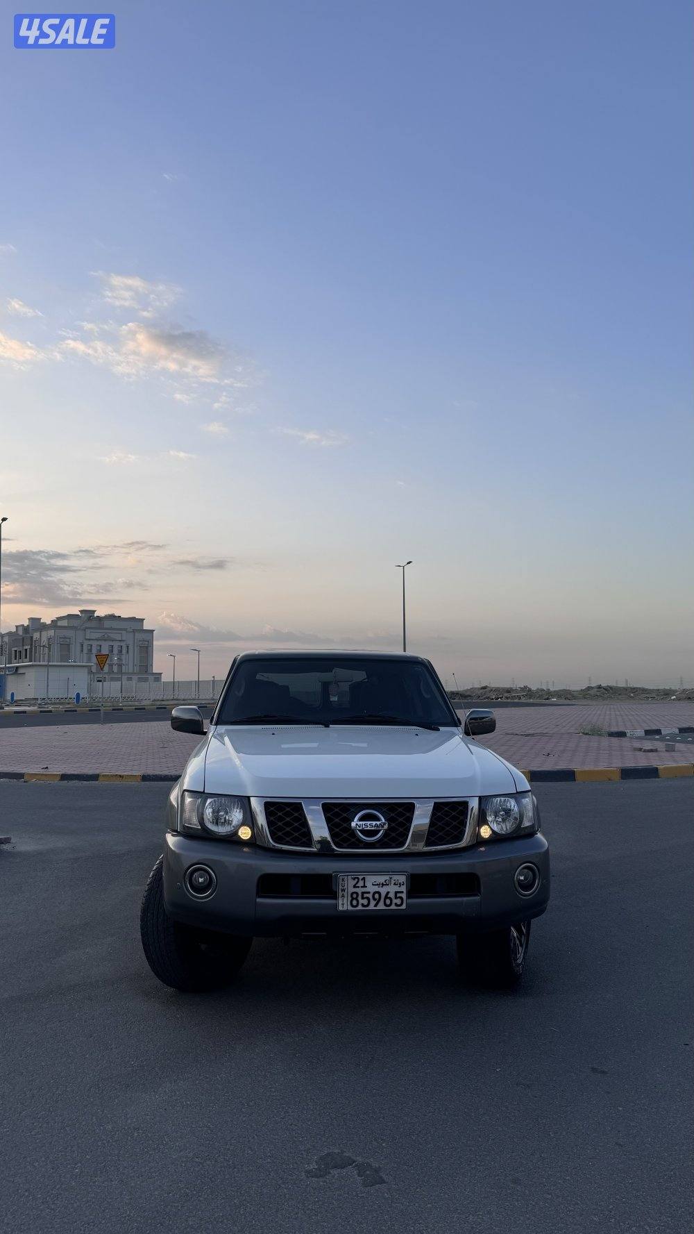 للبيع سوبر سفاري 2023 اللون ابيض1