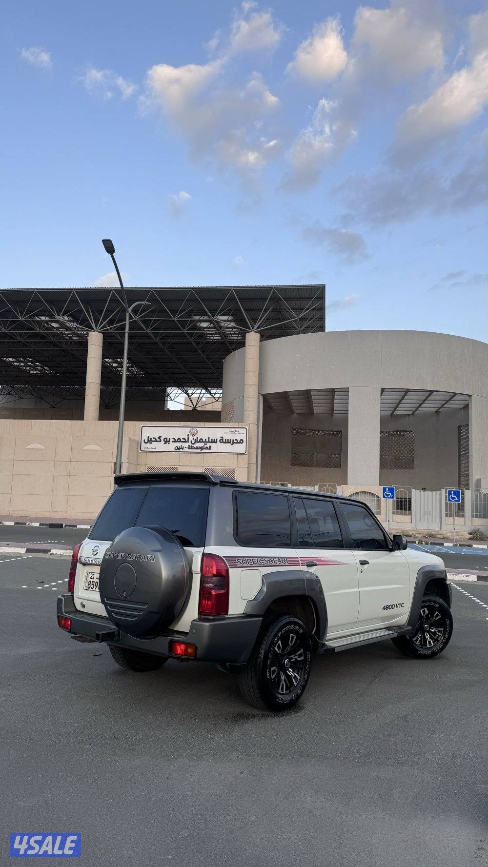 للبيع سوبر سفاري 2023 اللون ابيض4