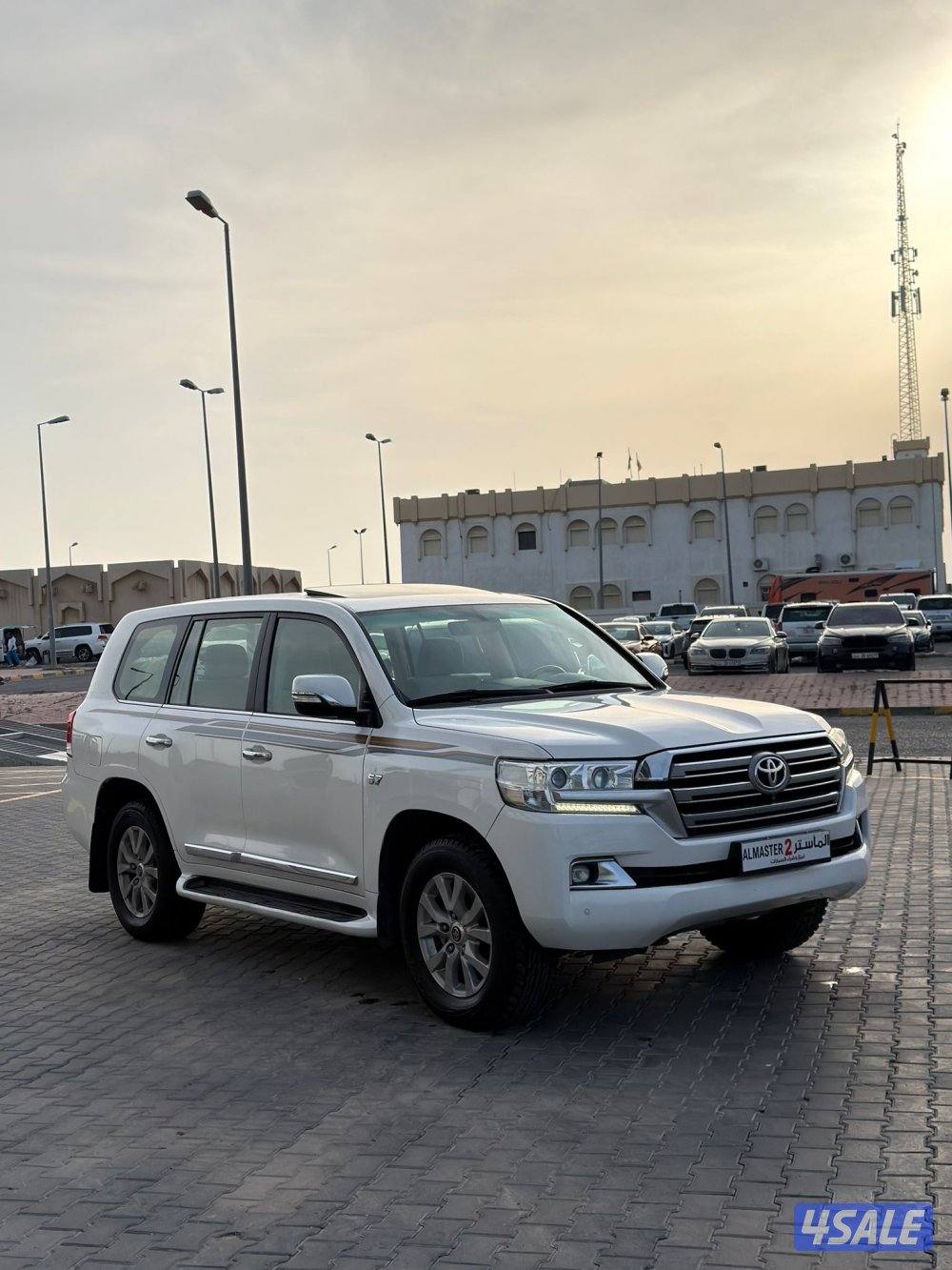 لاند كروزرVXR موديل 2016  عداد 277 الف1