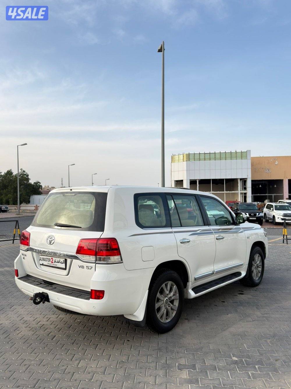 لاند كروزرVXR موديل 2016  عداد 277 الف4