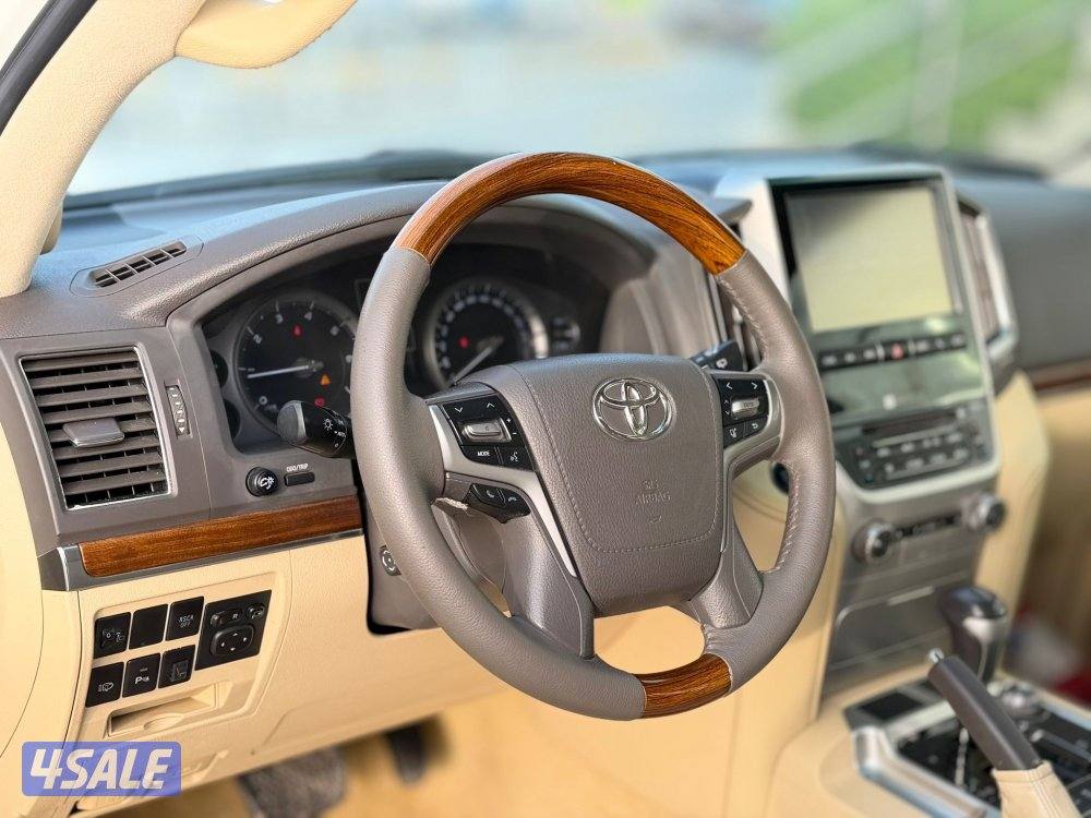 لاند كروزرVXR موديل 2016  عداد 277 الف7