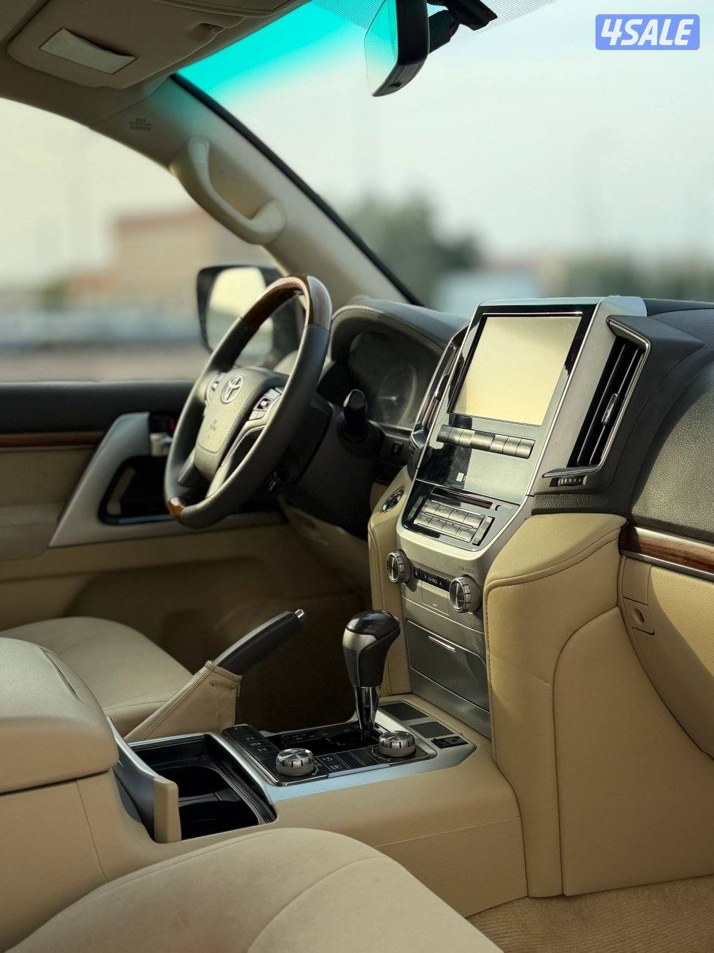 لاند كروزرVXR موديل 2016  عداد 277 الف12