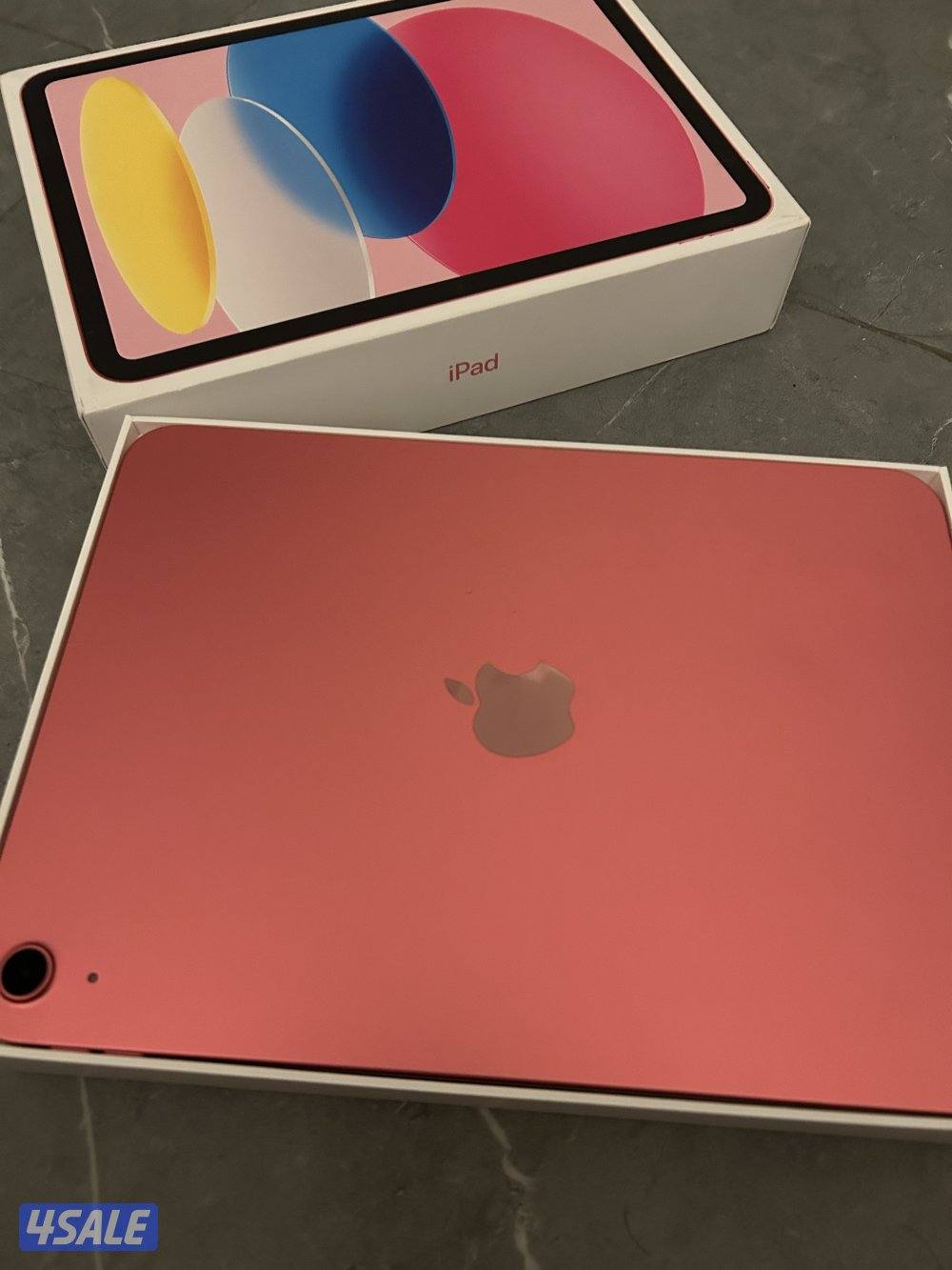 iPad A16 10 gen 128GB with its wire charger and EQ plug used like new0