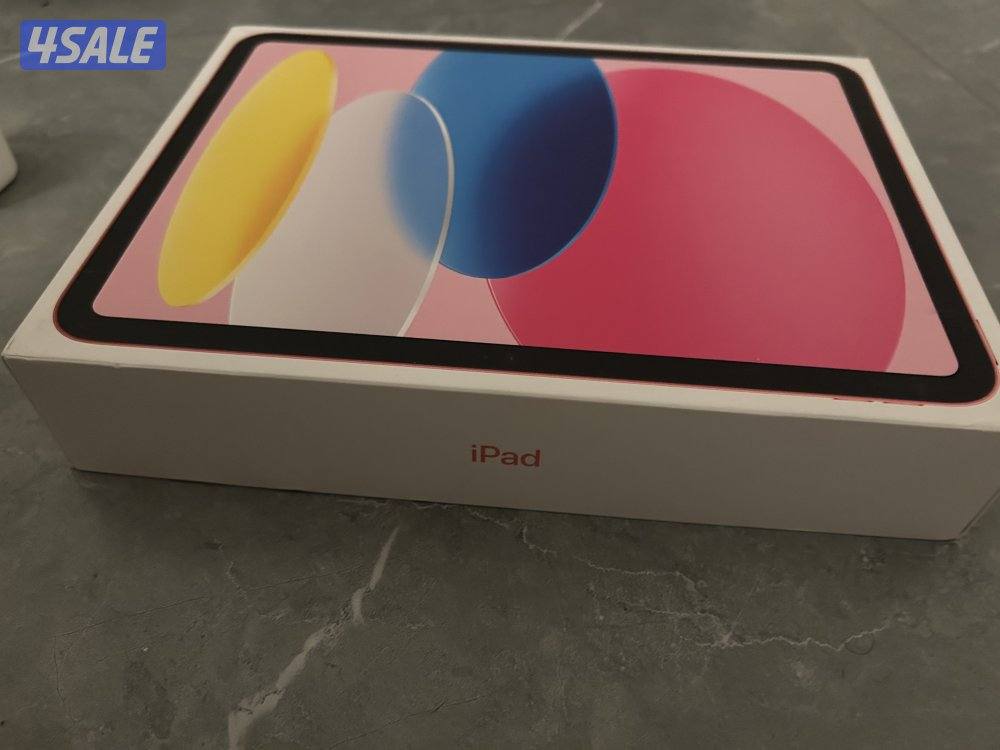 iPad A16 10 gen 128GB with its wire charger and EQ plug used like new2