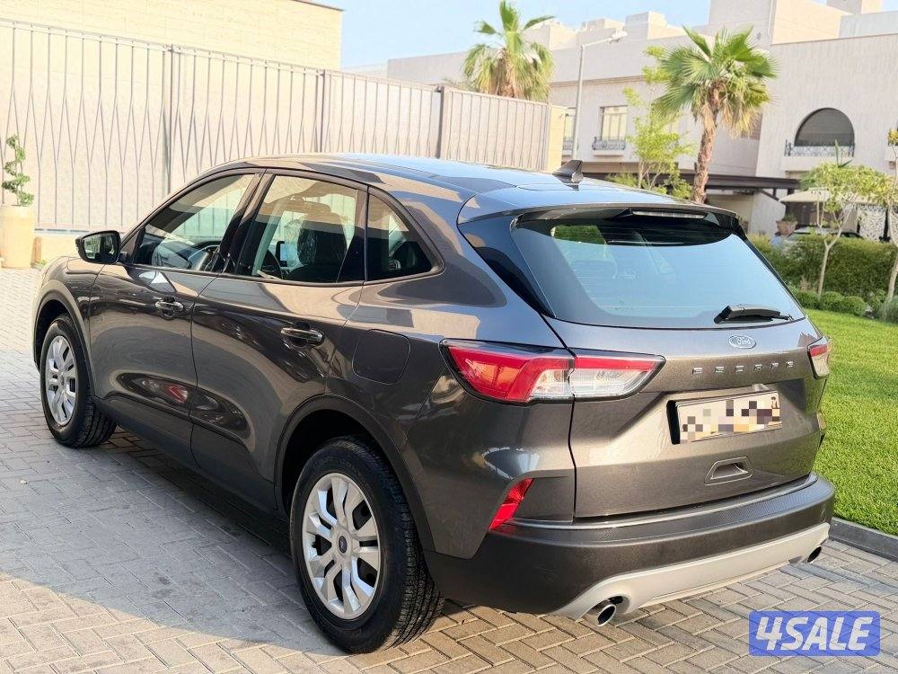 فورد _ آسكيب _ الغانم _ ماشي 50 _ موديل _ 20213