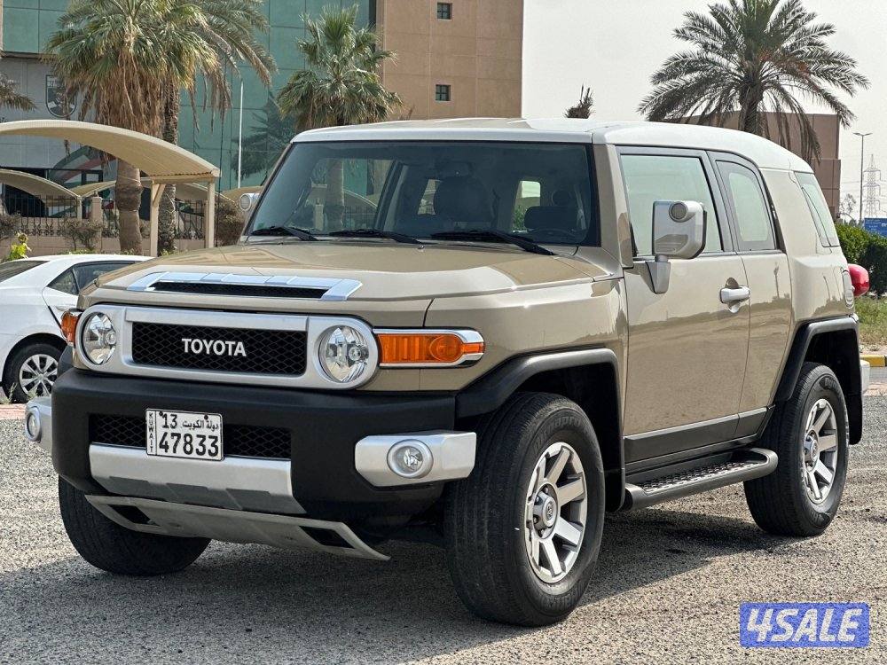 للبيع تويوتا FJ ماشي ١٠٠ الف كيلو3