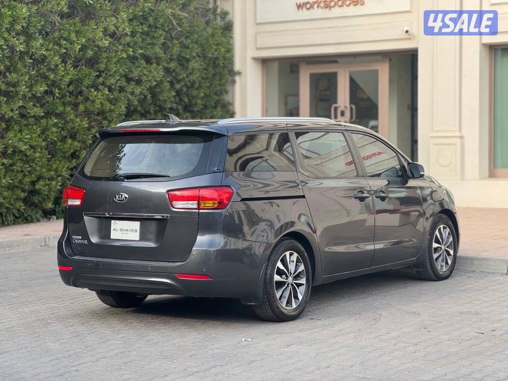 للبيع كيا كرنفال موديل 20165