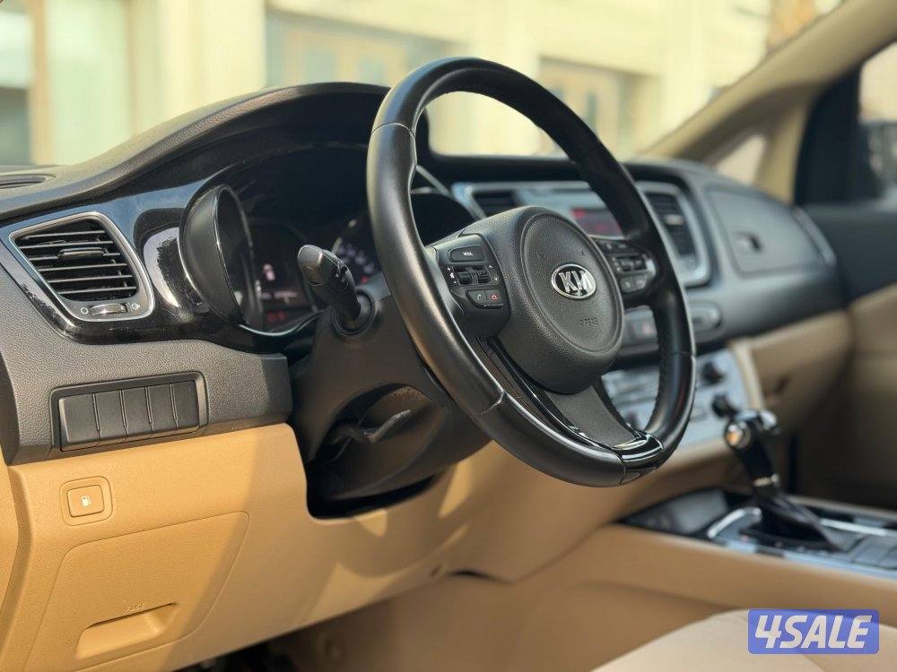 للبيع كيا كرنفال موديل 20168