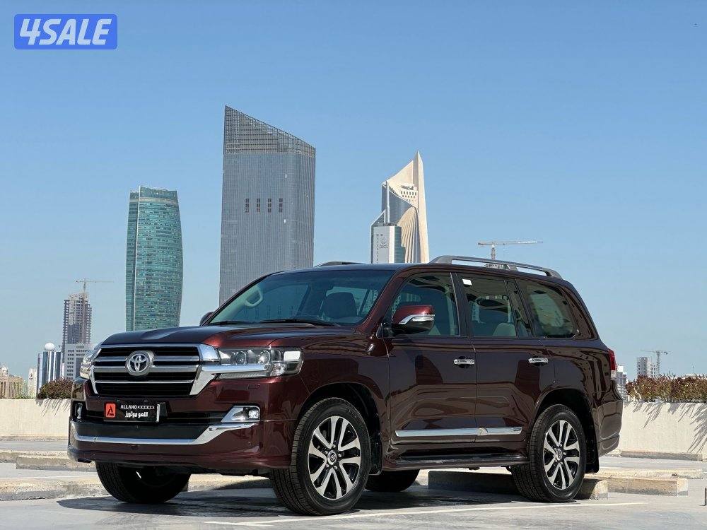 لاندكروزرGXR V8 GRAND TOURING موديل2019 عداد61الف بحاله نادره1