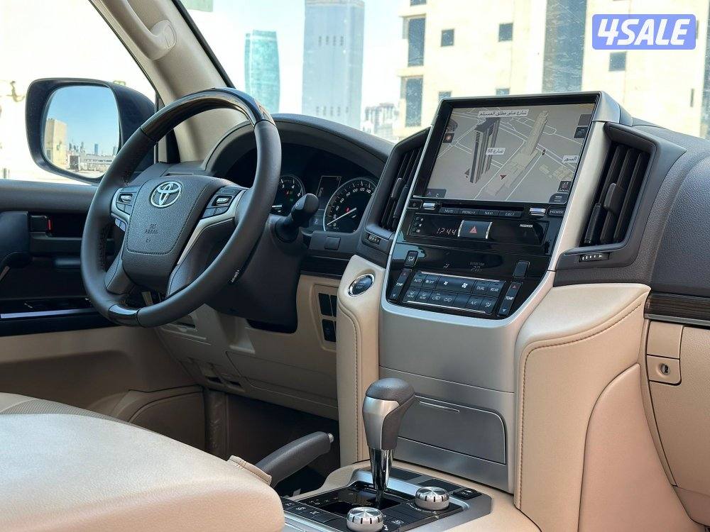 لاندكروزرGXR V8 GRAND TOURING موديل2019 عداد61الف بحاله نادره6