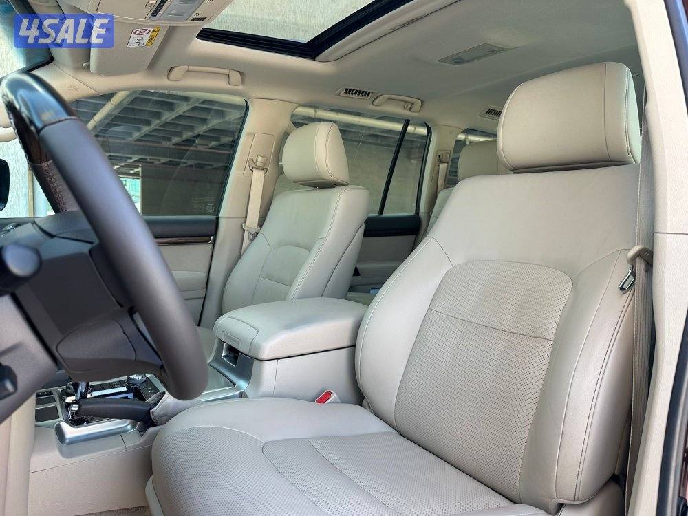 لاندكروزرGXR V8 GRAND TOURING موديل2019 عداد61الف بحاله نادره7