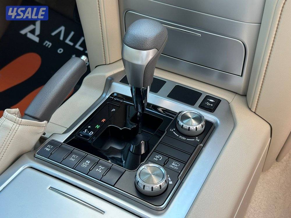 لاندكروزرGXR V8 GRAND TOURING موديل2019 عداد61الف بحاله نادره9