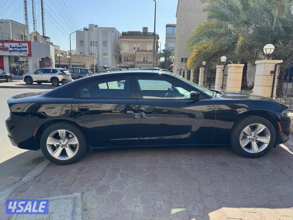 للبيع dodge charger موديل ٢٠٢٣ ماشي ٦١ سته سلندر3