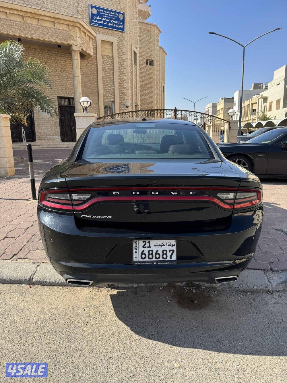 للبيع dodge charger موديل ٢٠٢٣ ماشي ٦١ سته سلندر4