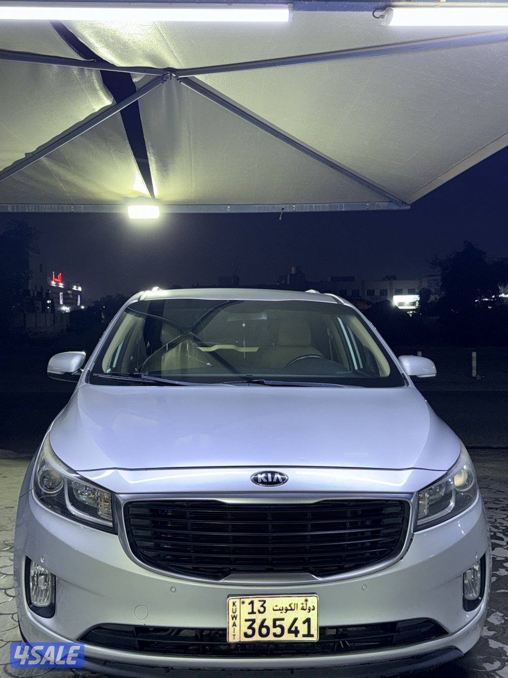 كيا كارنفال لتواصل  قابل  السعر2500 دينار كويتي  قابل للمساومه للصامل1