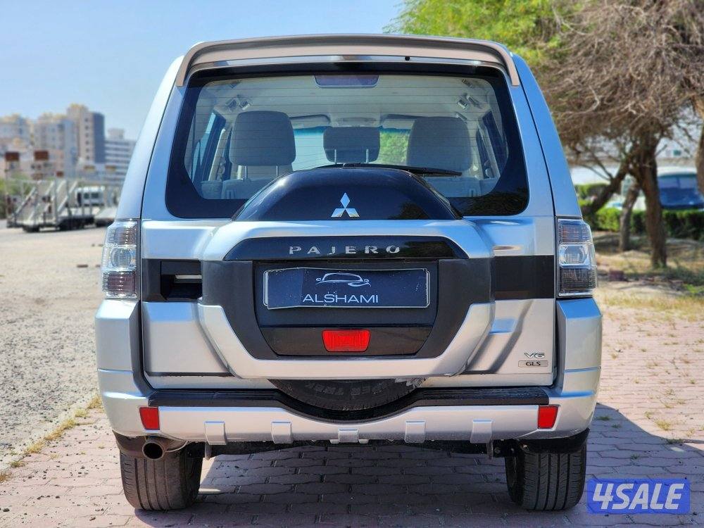 ميتسوبيشي باجيرو ماكينة 6 سلندر3500 ccموديل 2020 عداد 313ألف شرط الفحص2