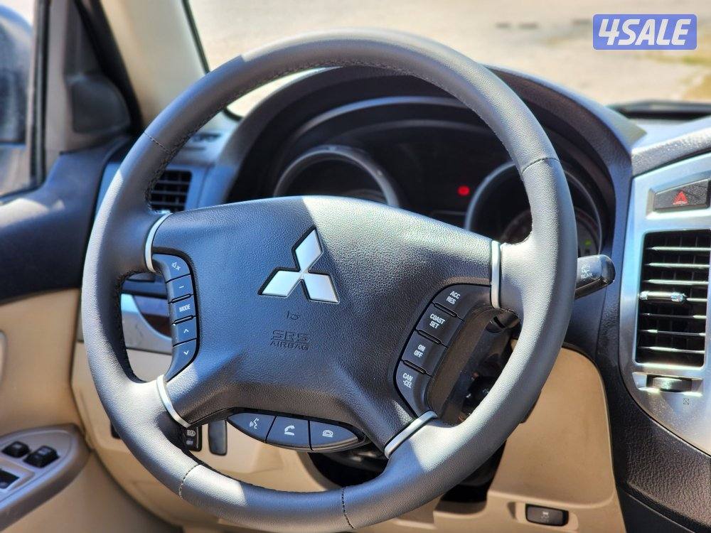 ميتسوبيشي باجيرو ماكينة 6 سلندر3500 ccموديل 2020 عداد 313ألف شرط الفحص8