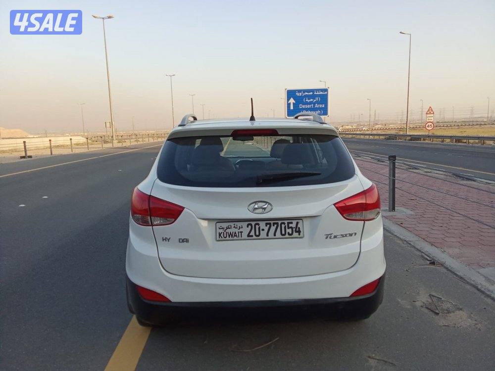 للبيع توسان 2013 شرط الفحص ماشيه ١٧٠ الف0