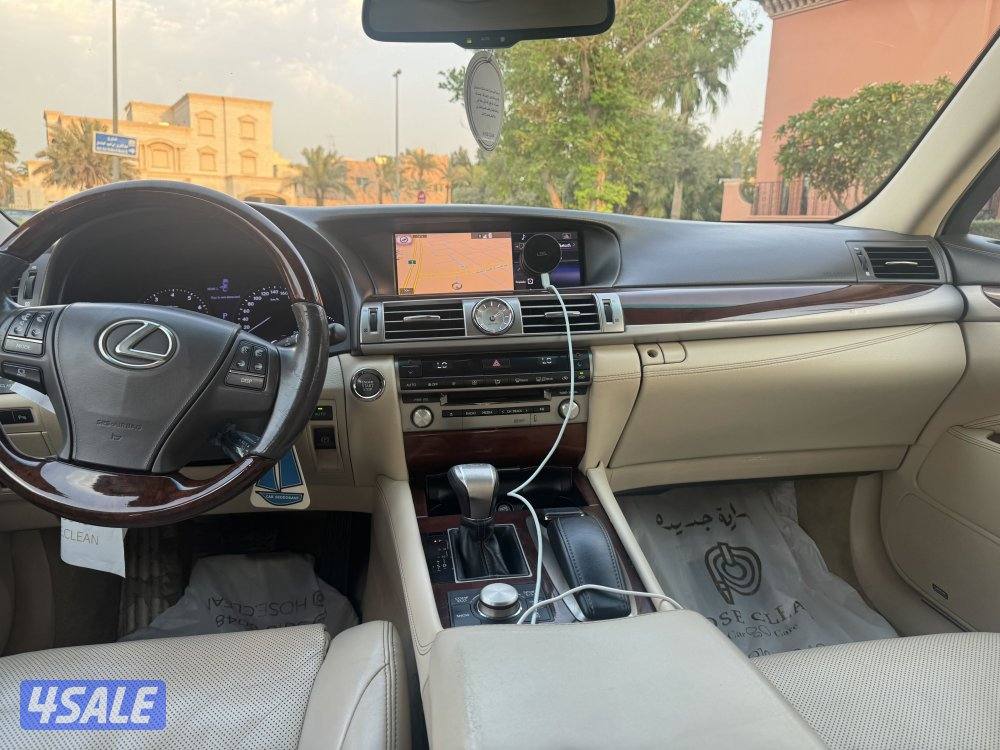 للبيع لكزس موديل 2015 وراد الوكاله LS460L صبغ وكالة ماعد قطعتين2