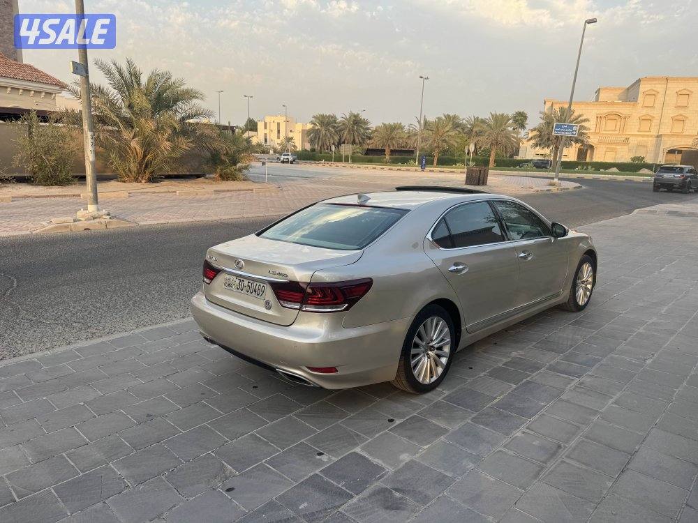 للبيع لكزس موديل 2015 وراد الوكاله LS460L صبغ وكالة ماعد قطعتين3