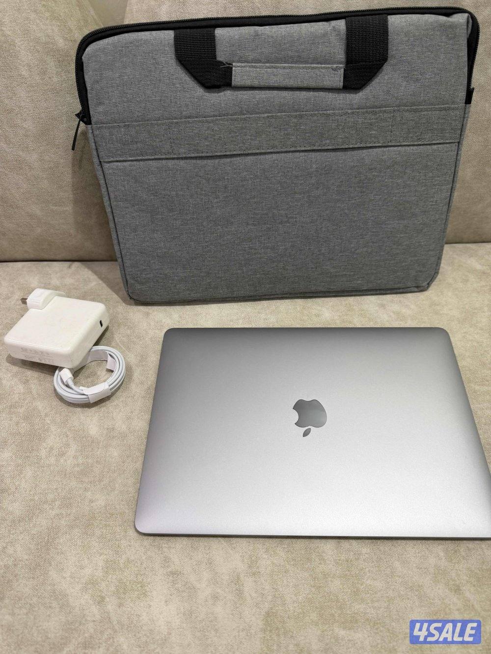 ماك بوك اير M10