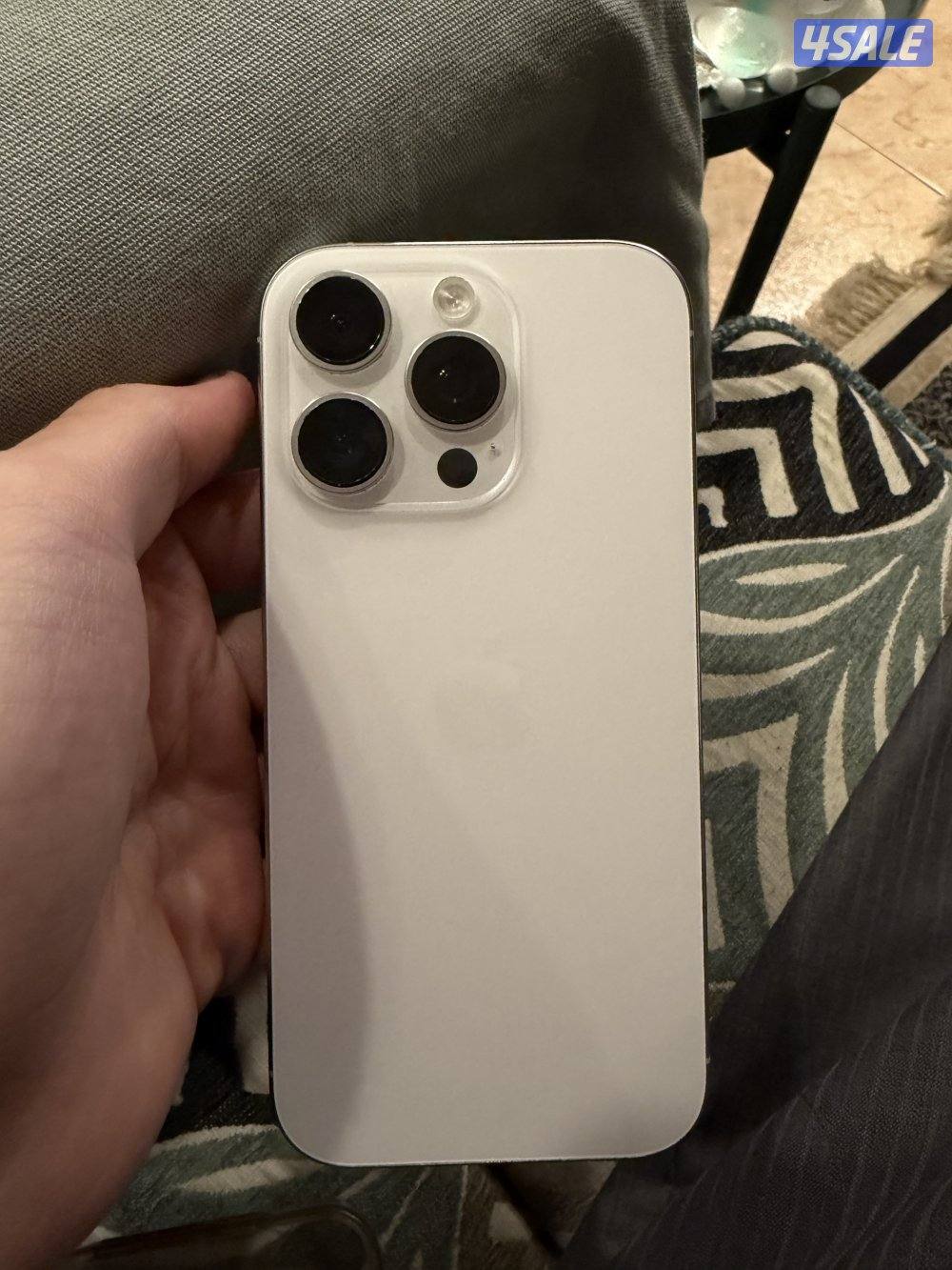 للبيع ايفون 16 برو نظيف فقط زلوغ بسيطه بالشاشه0