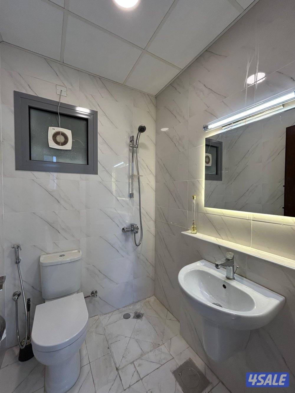 شقة للإيجار فى مدينة شرق موقع مميز جدا بقلب العاصمة3