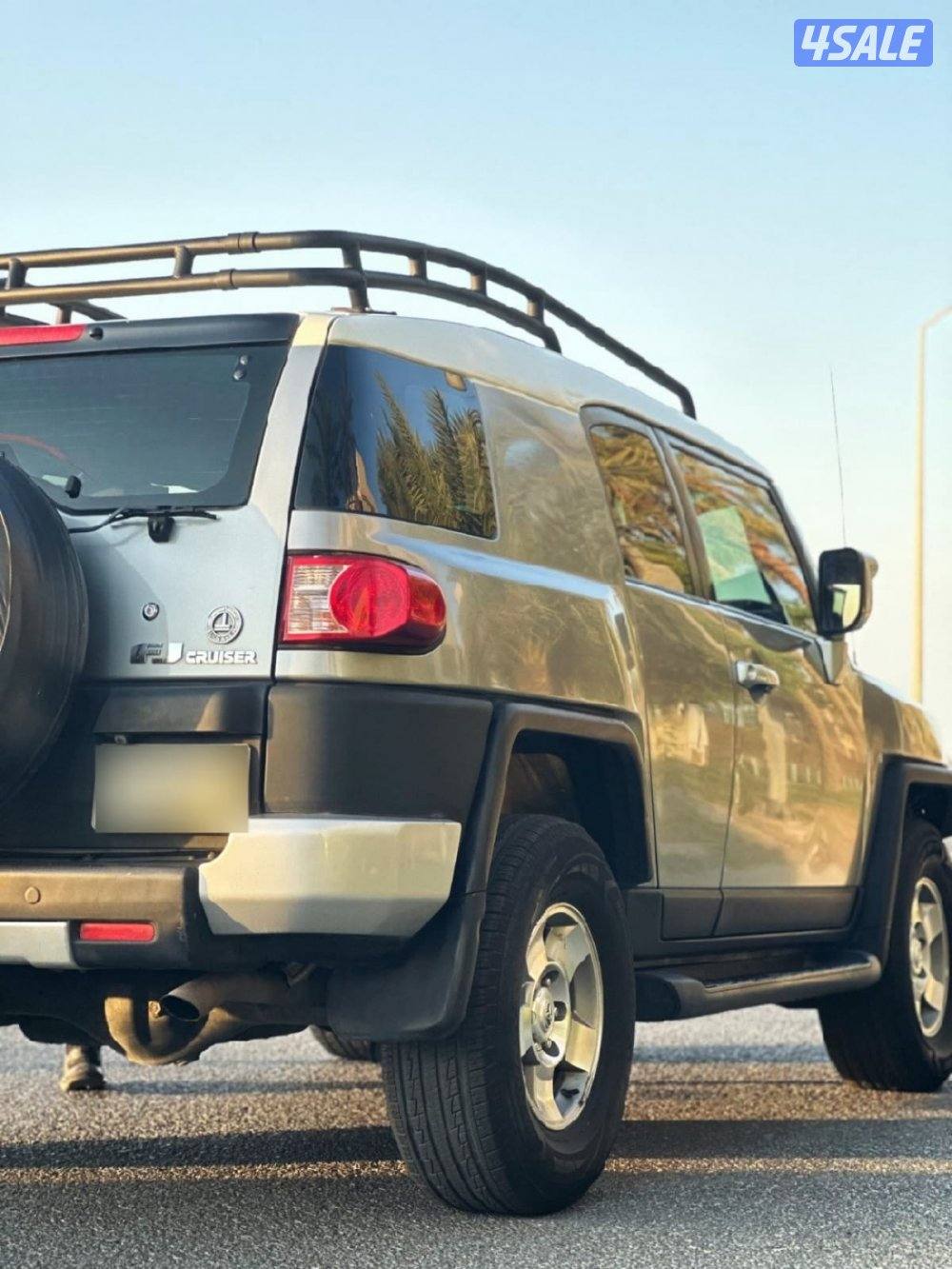 للبيع FJ2010 نظيف بحاله ممتازه4