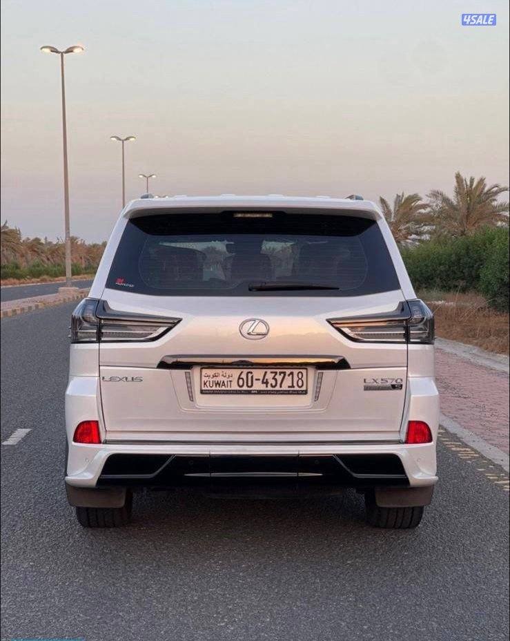 لكزس بلاك ادشن 20204