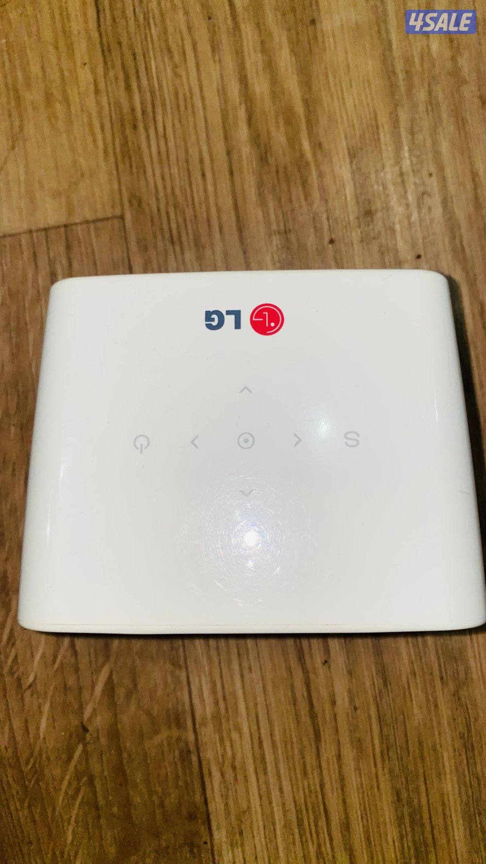 بروجيكتور ال جي صغير وعملي بحالة الجديد يعرض حتى 100 بوصه4