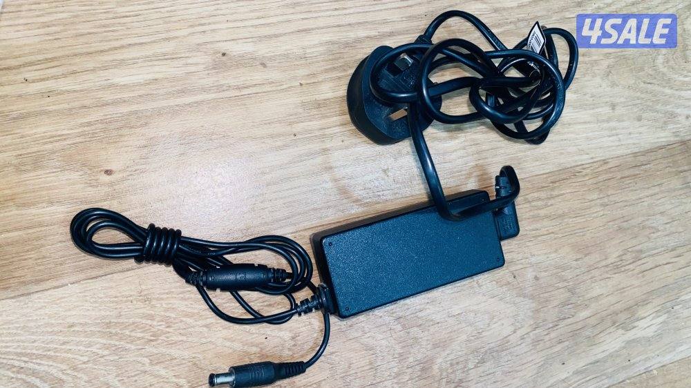 بروجيكتور ال جي صغير وعملي بحالة الجديد يعرض حتى 100 بوصه5