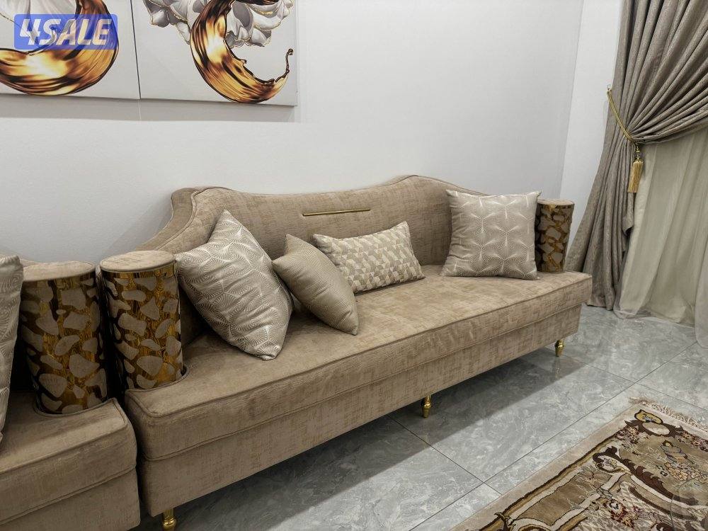 للبيع كنب لون بيج1