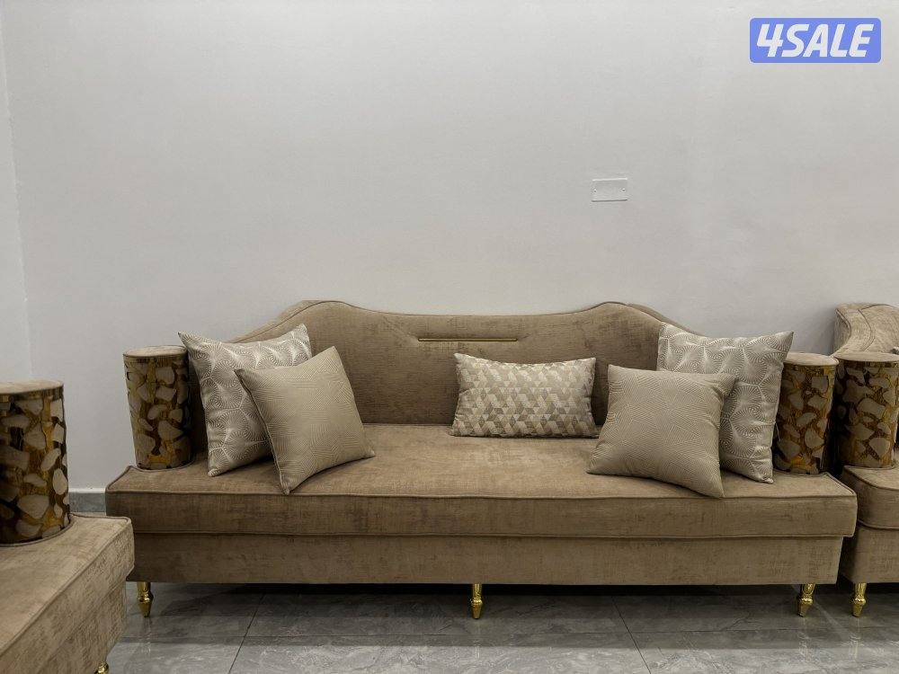 للبيع كنب لون بيج3