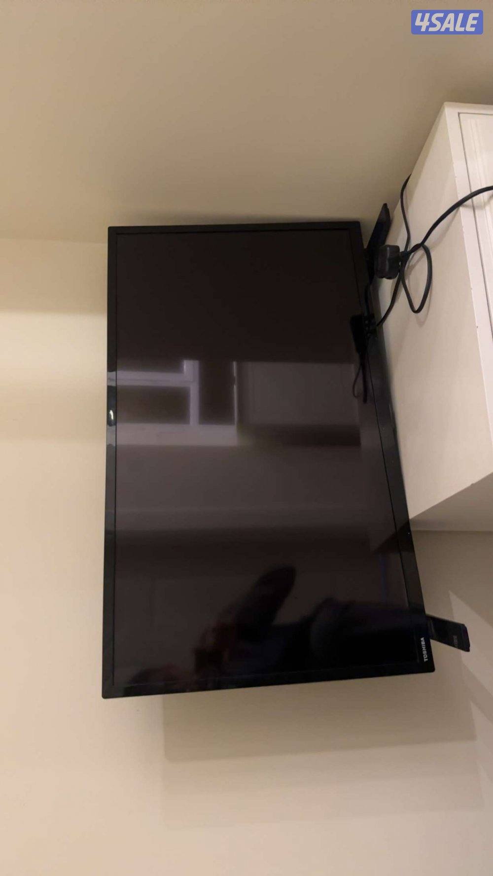 تلفزيون للبيع شبه جديد استعمال نظيففف0