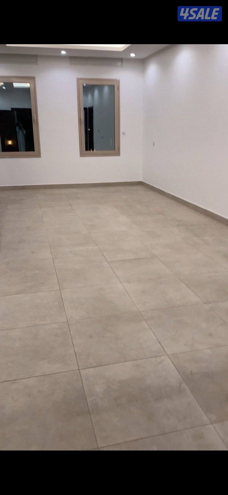 لاجار دور صاله كبيره مع منافعها 4غرف كبار ماستر مطبخ كبيرعامله ماستر0