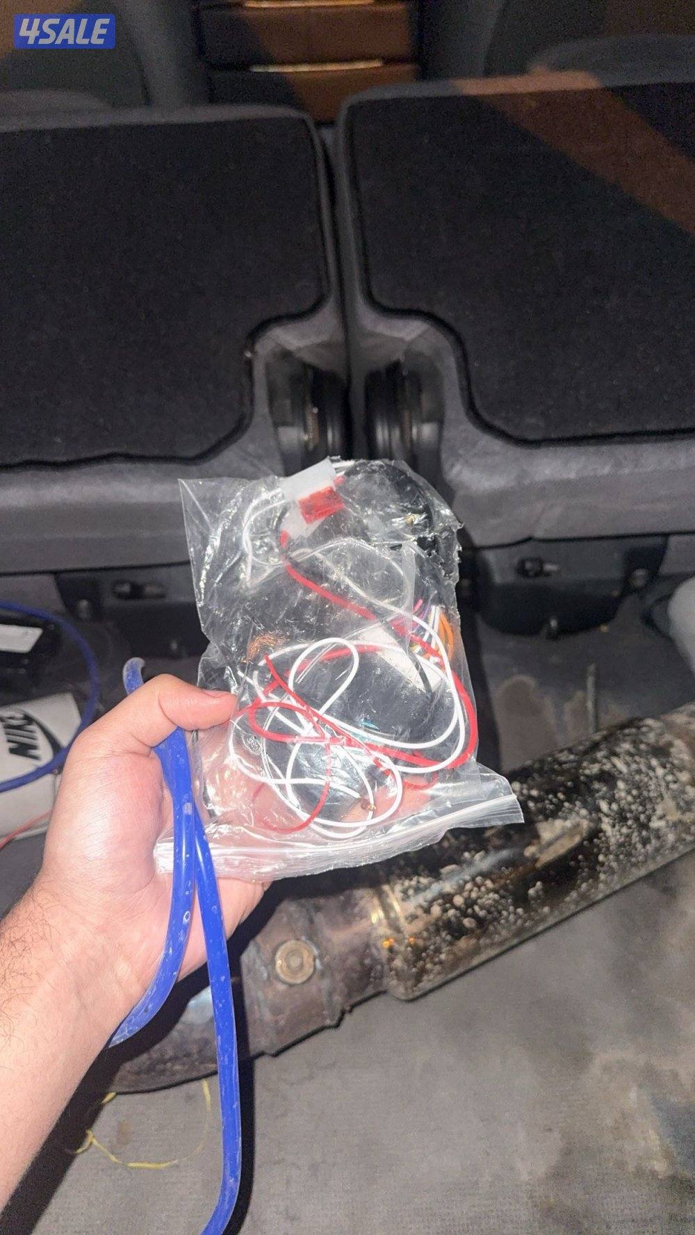 للبيع اقزوز  اف ون معه كامل مرفقاته والكتاوت ماله0