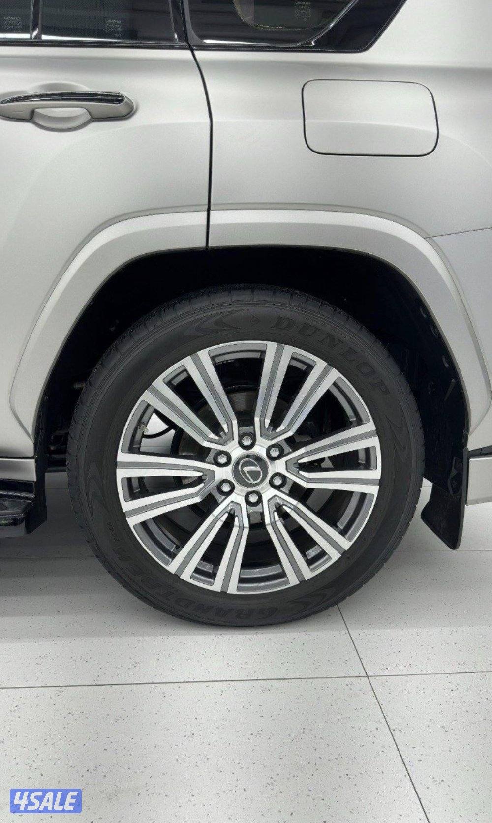 لكزس LX600 عداد 5 ألاف5