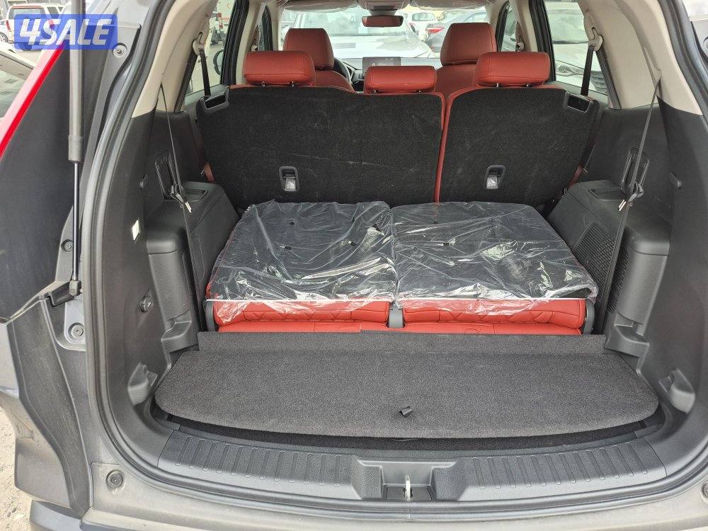 هوندا CRV الفئه الثانيهLX مع اضافات. و تأمين. وصيانه مجانيه سنتين5