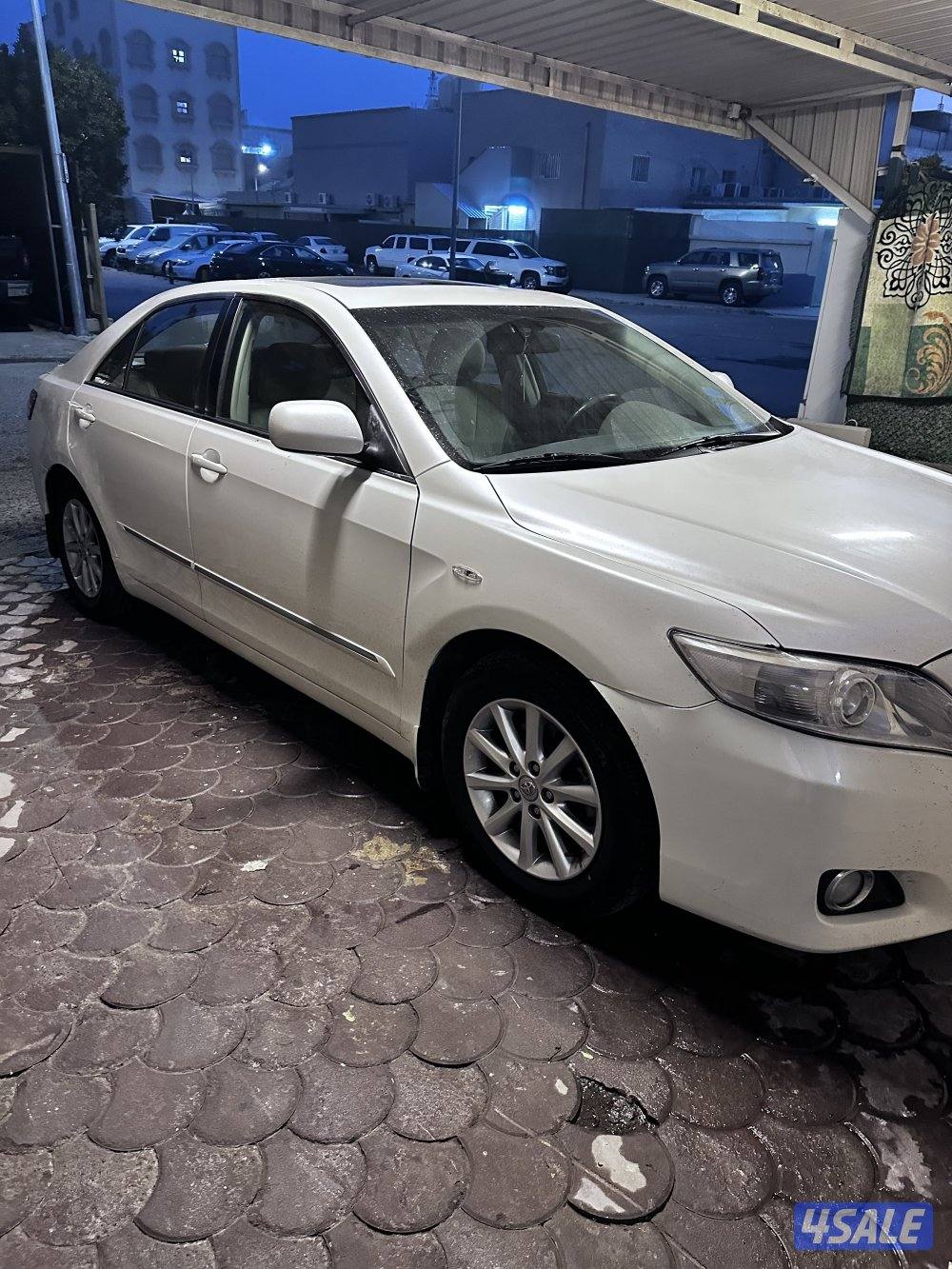 للبيع كامري موديل 2011 GLX4