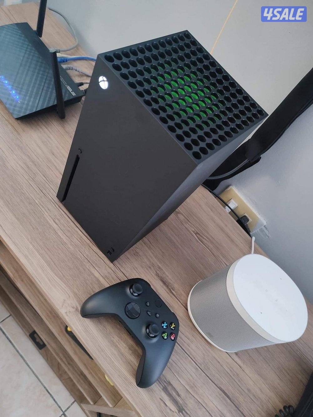 Xbox series x- سليمه وجديده مستعمله لمده ست شهور فقط ومع جميع ملحقاتها0