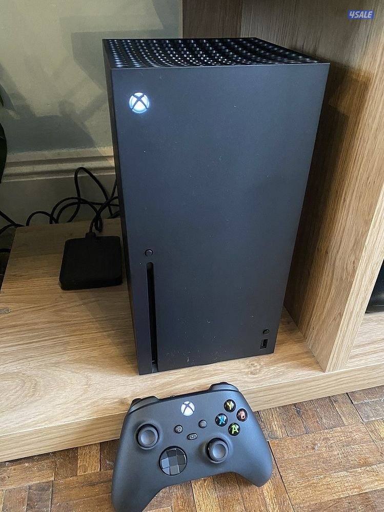 Xbox series x- سليمه وجديده مستعمله لمده ست شهور فقط ومع جميع ملحقاتها1