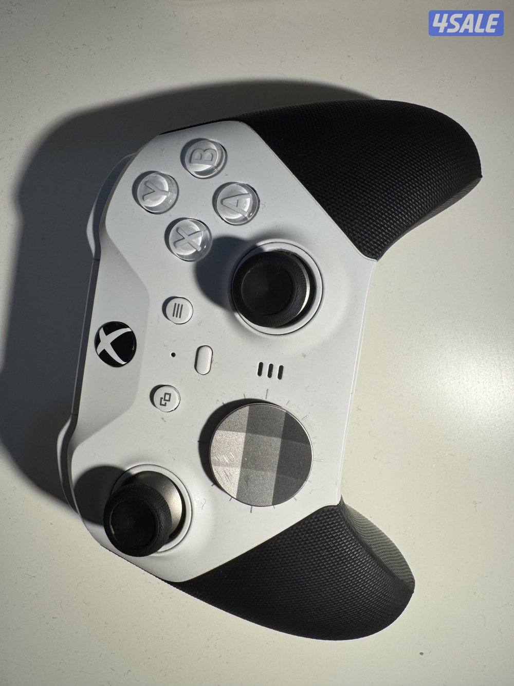 يد تحكم اكس بوكس ايلايت غير مستعمله ولكن مفتوحه من الكرتون سليمه 100%1