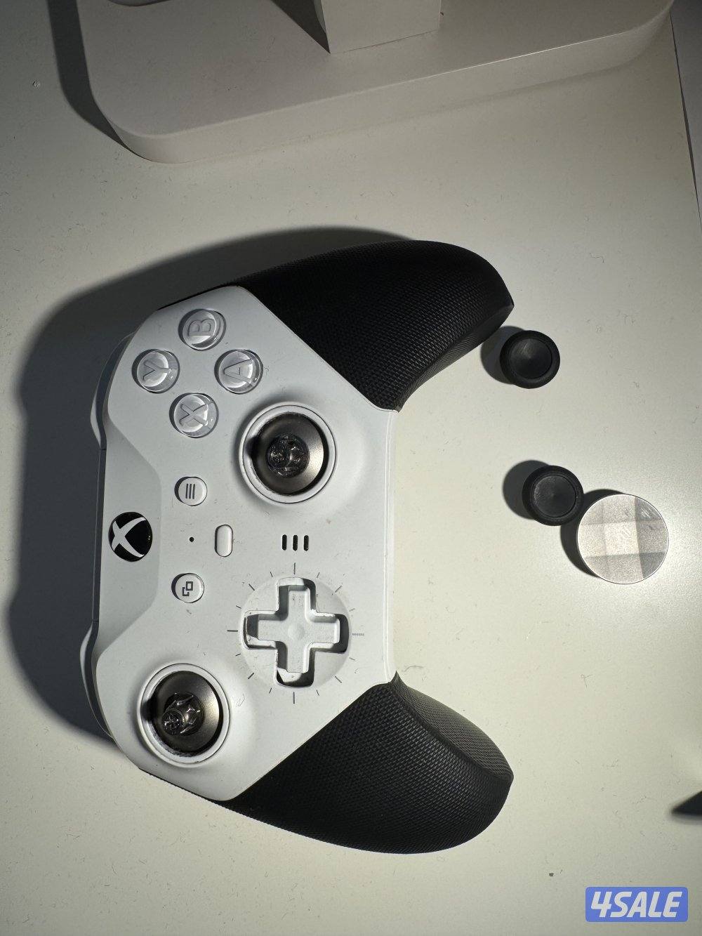 يد تحكم اكس بوكس ايلايت غير مستعمله ولكن مفتوحه من الكرتون سليمه 100%3